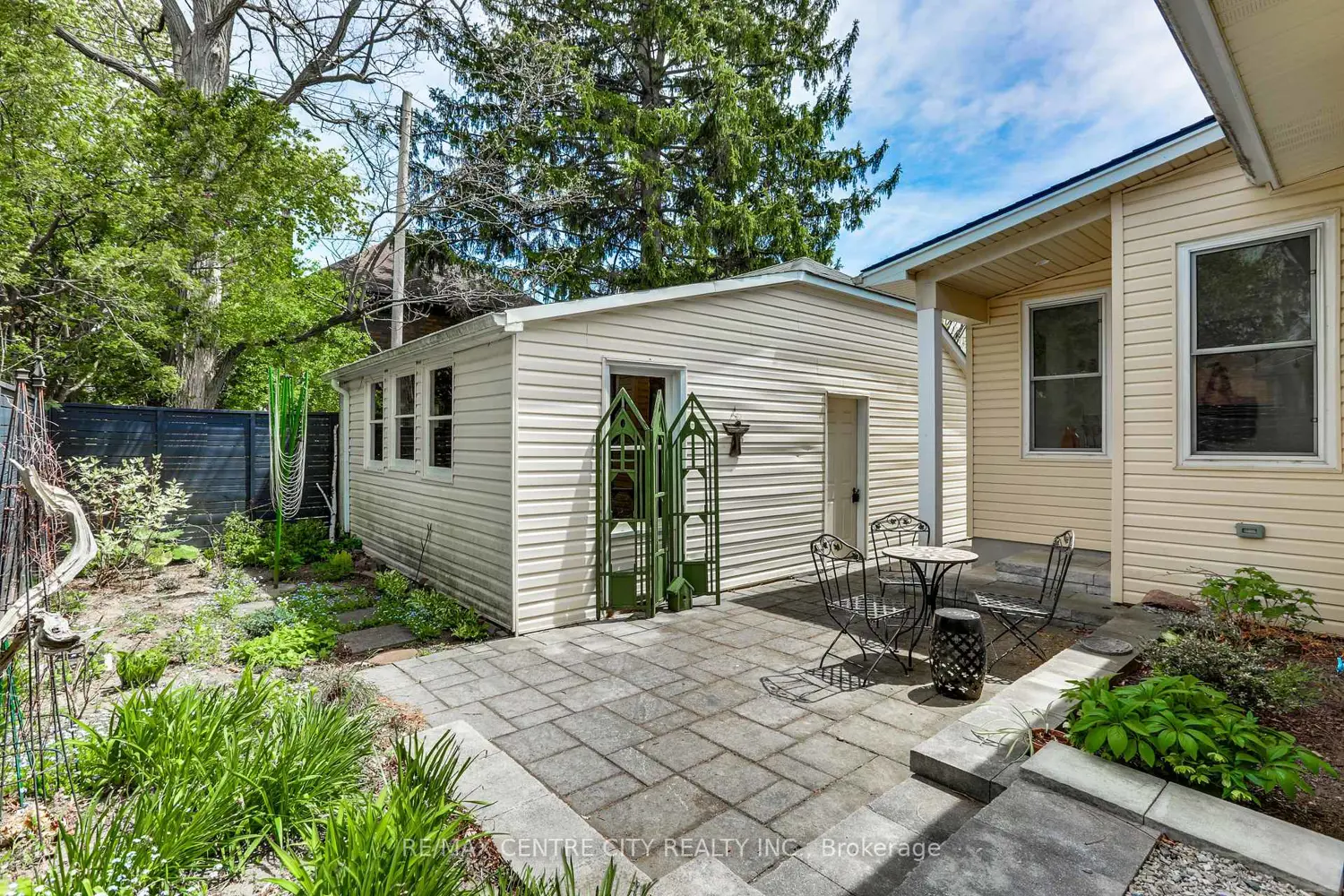 Additional image 9 of 1008 Waterloo Street