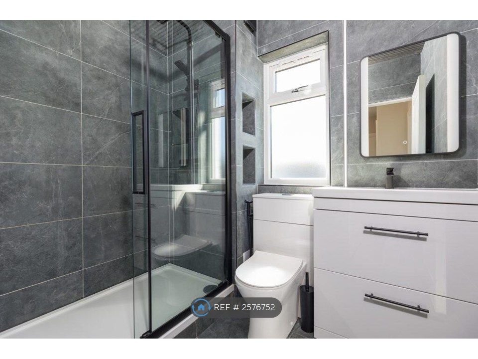 Additional image 7 of 3 bed semi-detached house to rentFereneze Avenue, Glasgow G76