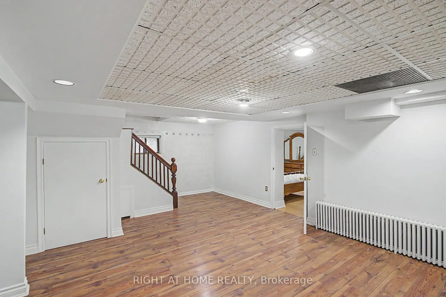 89 Newton Drive photo 4