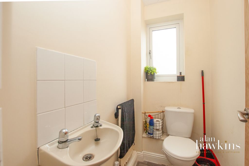 Additional image 8 of 4 bed detached house to rentOtter Way, Royal Wootton Bassett, Wiltshire SN4