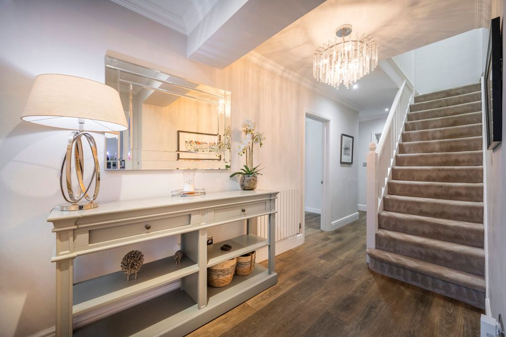 Additional image 10 of 5 bed detached house for saleFinchampstead Road, Wokingham RG41