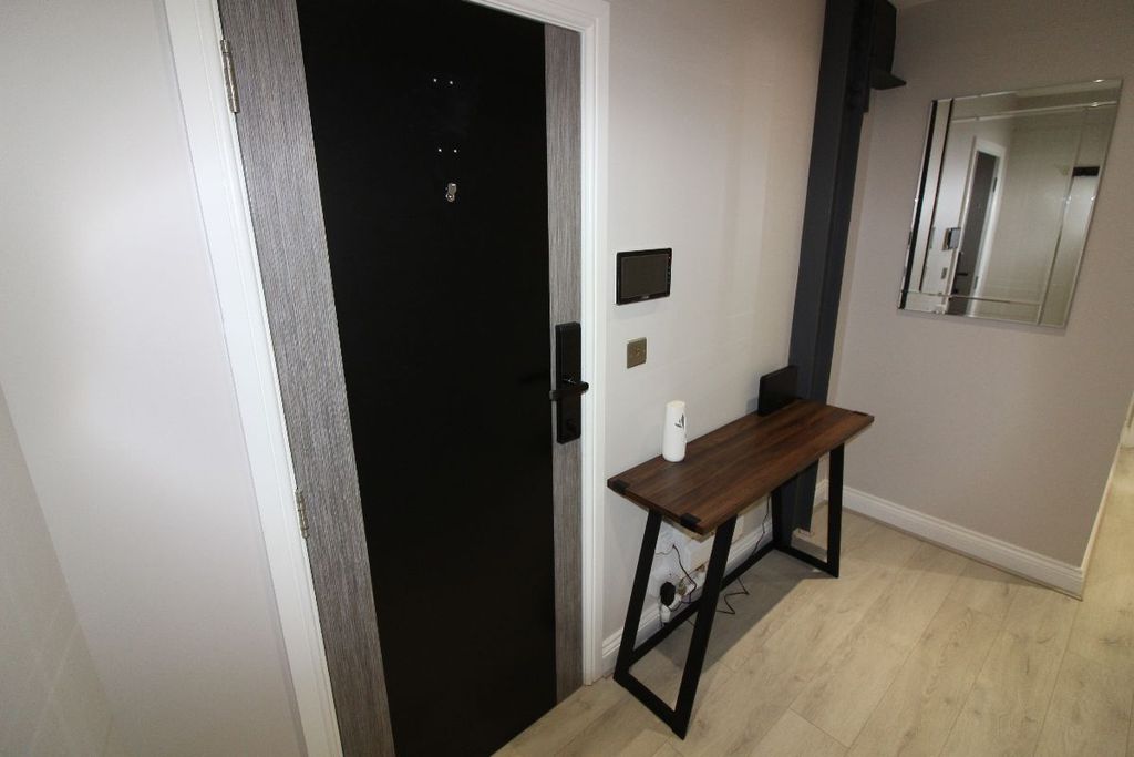 Additional image 4 of 3 bed flat to rentCity Bridge Apartments, Glovers Court, Preston PR1