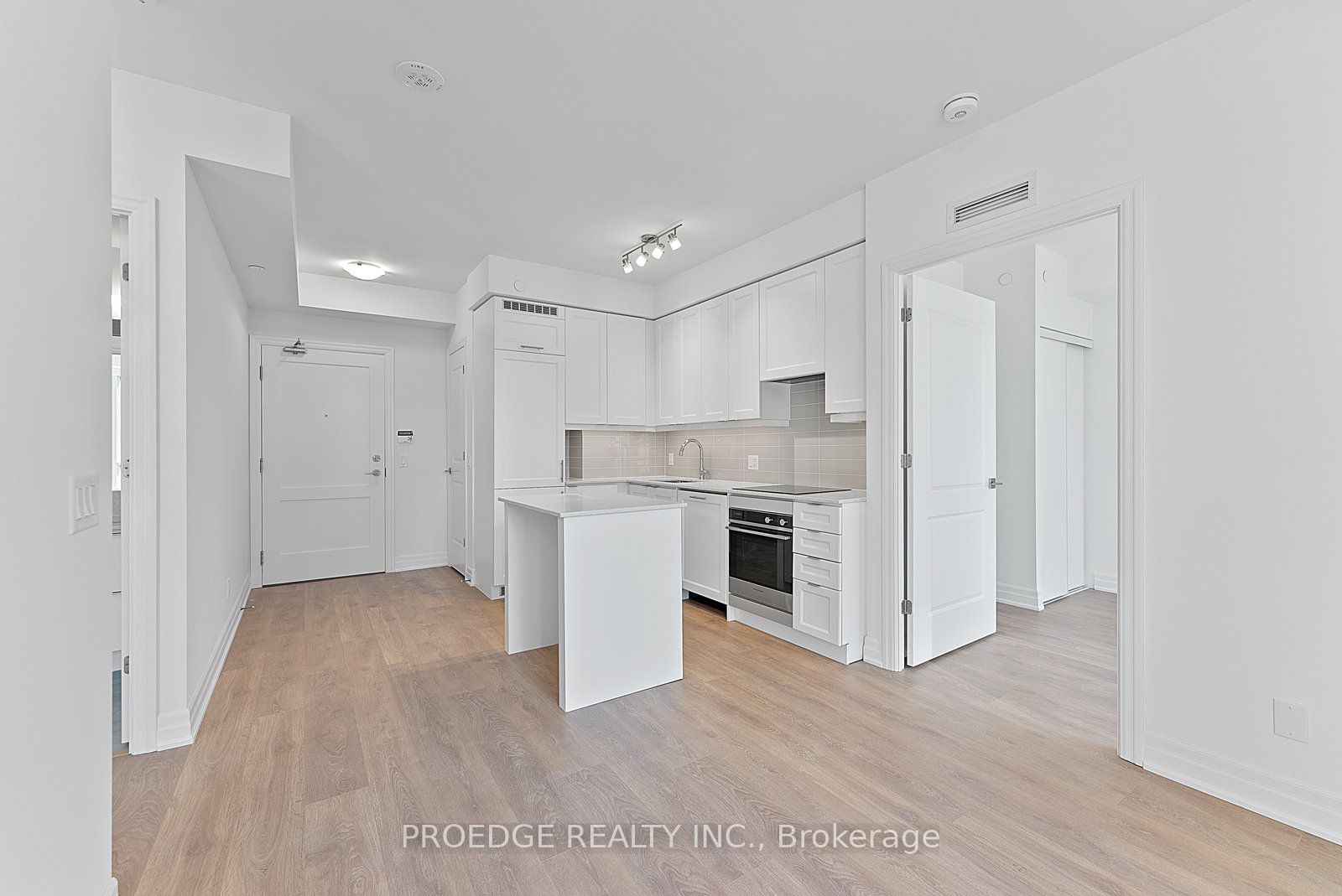 Additional image 3 of 801-30 Elm Drive W, Mississauga, ON, L5B 0N6