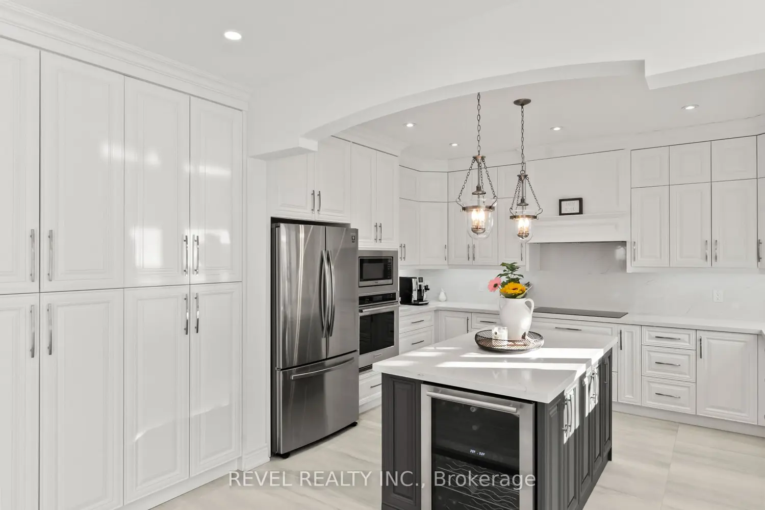 Additional image 3 of 70 Applewood Crescent