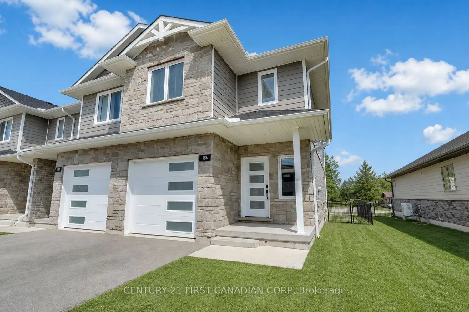 186 Hooper Street photo 2