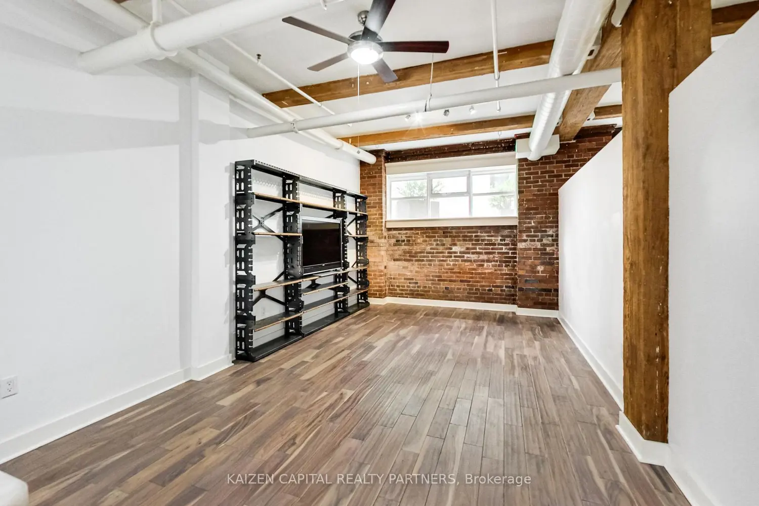 90 Sherbourne Street 103 photo 4