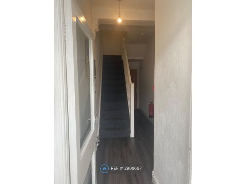 Marlborough Rd, Swansea SA2