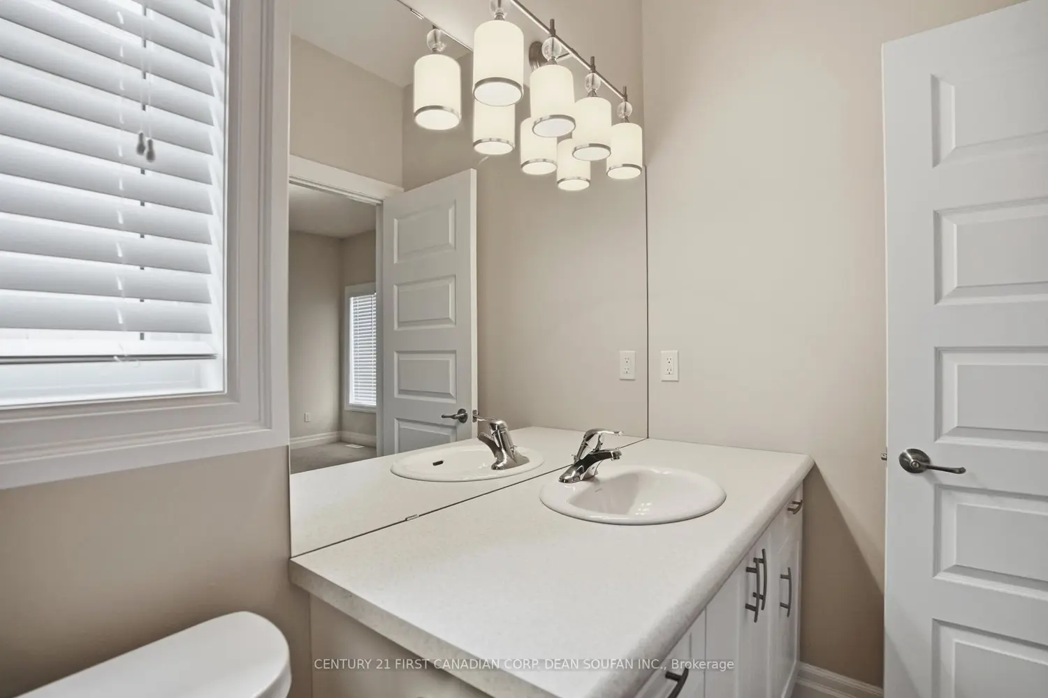 Additional image 3 of 2080 Beaverbrook Avenue 2