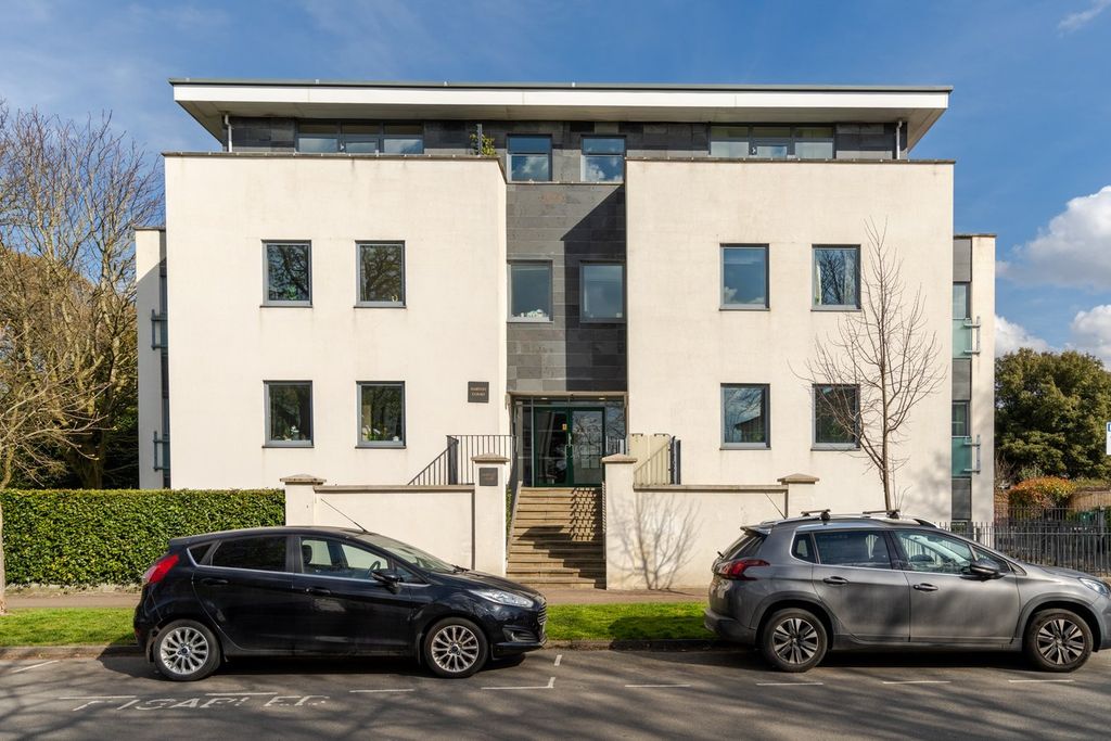 Additional image 18 of 2 bed flat for saleHartley Court, Pittville Circus Road, Pittville, Cheltenham GL52