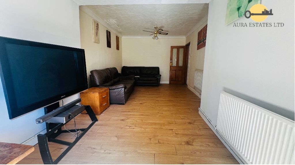 Additional image 10 of 5 bed shared accommodation to rentLinden Road, Luton LU4