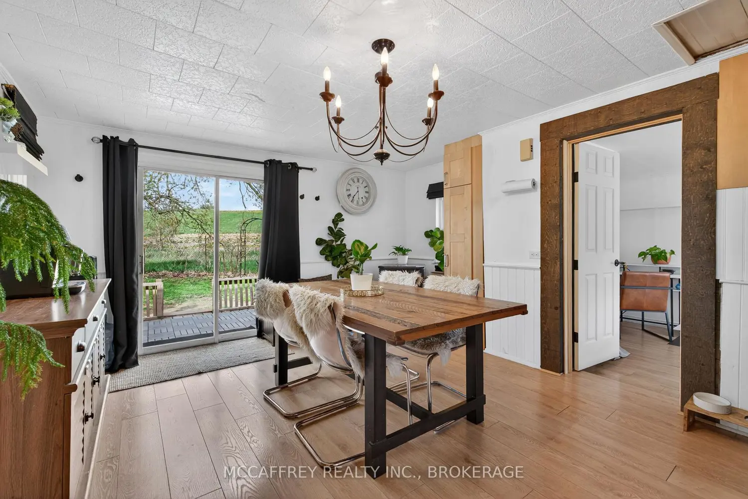 476 Hoards Road photo 4