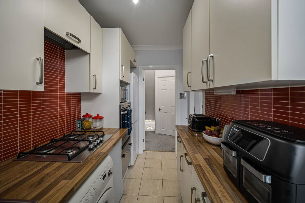 Additional image 6 of 2 bed flat for saleParkfields Road, Bridgend CF31