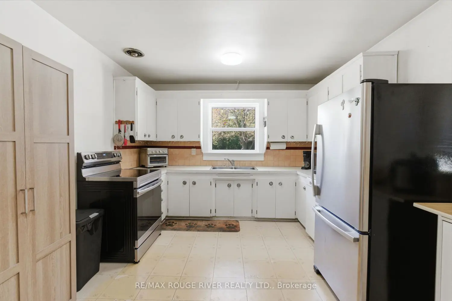 3856 Solina Road photo 2