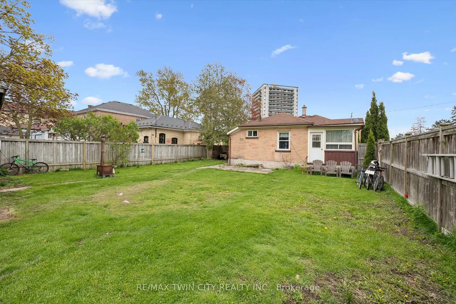 Additional image 18 of 27 Roseview Avenue