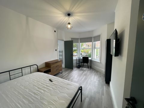 Downend Road, Bristol BS16, Room to rent