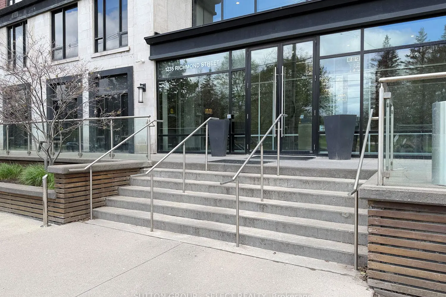 Additional image 2 of 1235 Richmond Street 1606
