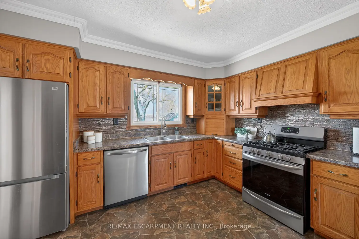 2785 Lakeshore Road photo 4