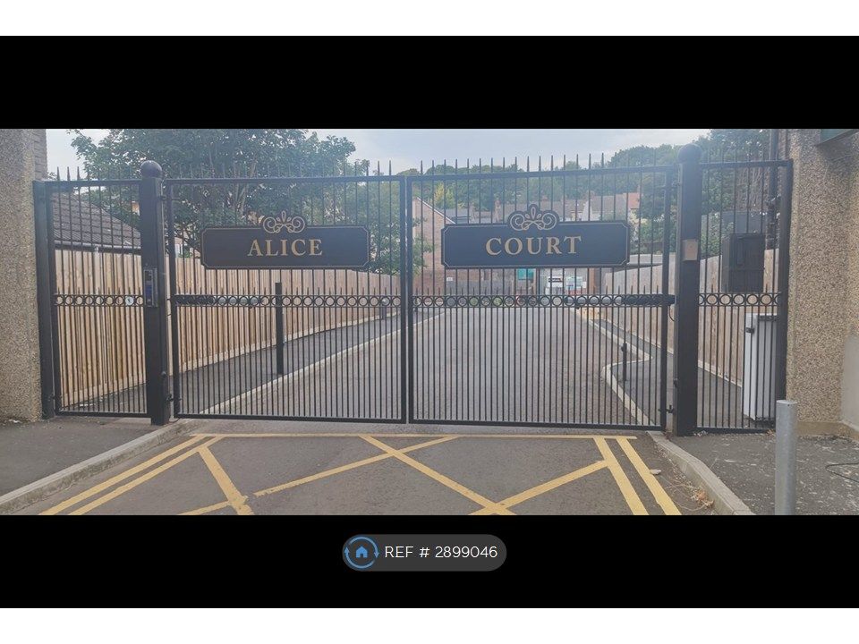 Additional image 2 of 2 bed flat to rentAlice Court, Luton LU2