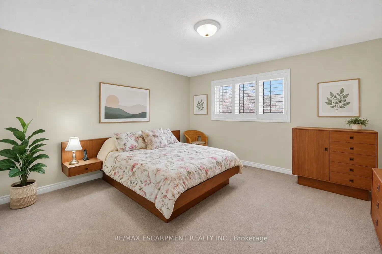 Additional image 7 of 7 Elderberry Avenue