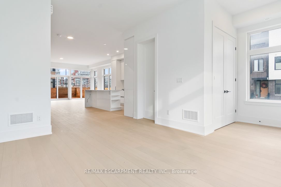 Additional image 3 of 19-20 Lou Parsons Way, Mississauga, ON, L5H 0B2