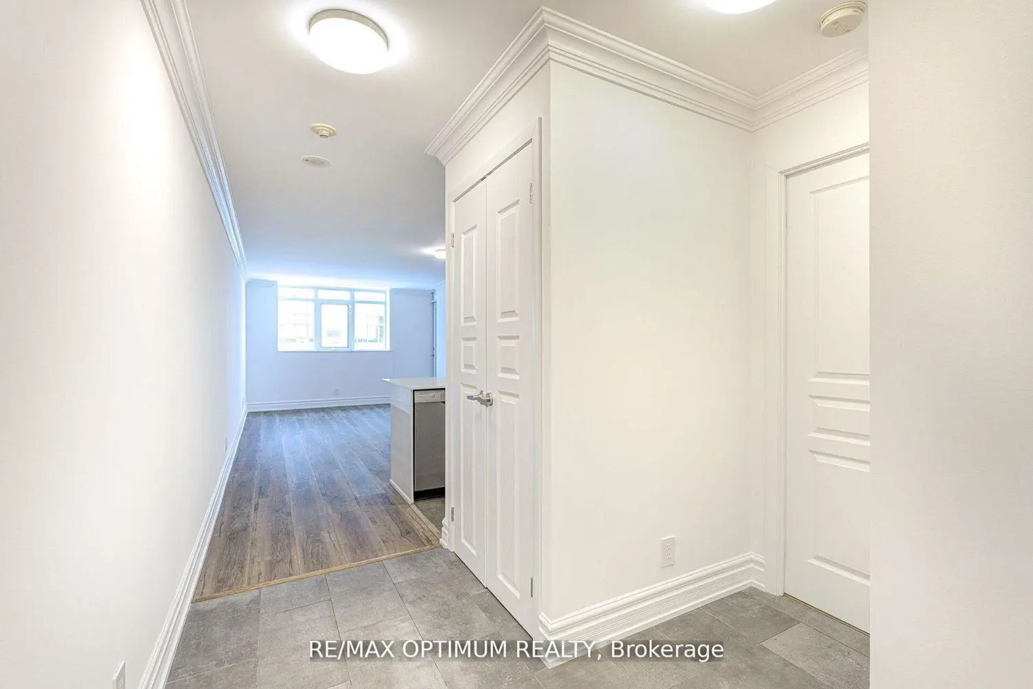 185 Legion Road 416 photo 3