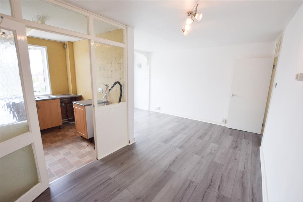 Additional image 2 of 1 bed flat to rentPark Road, Barry CF62