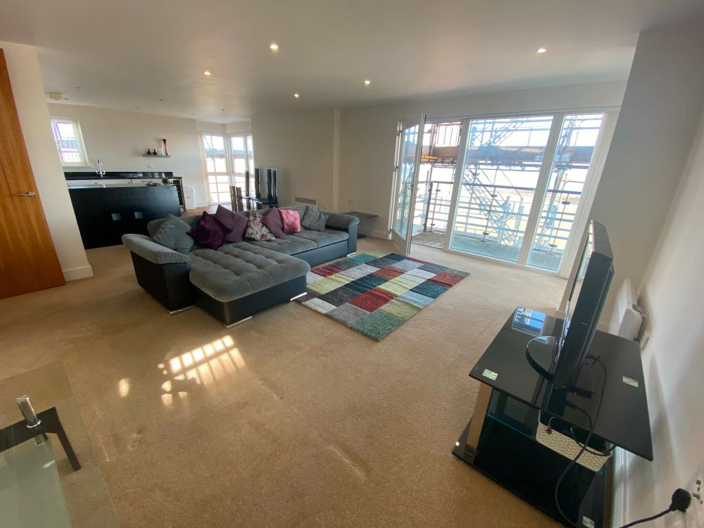 2 bed flat to rentTrawler Road, Maritime Quarter, Swansea SA1