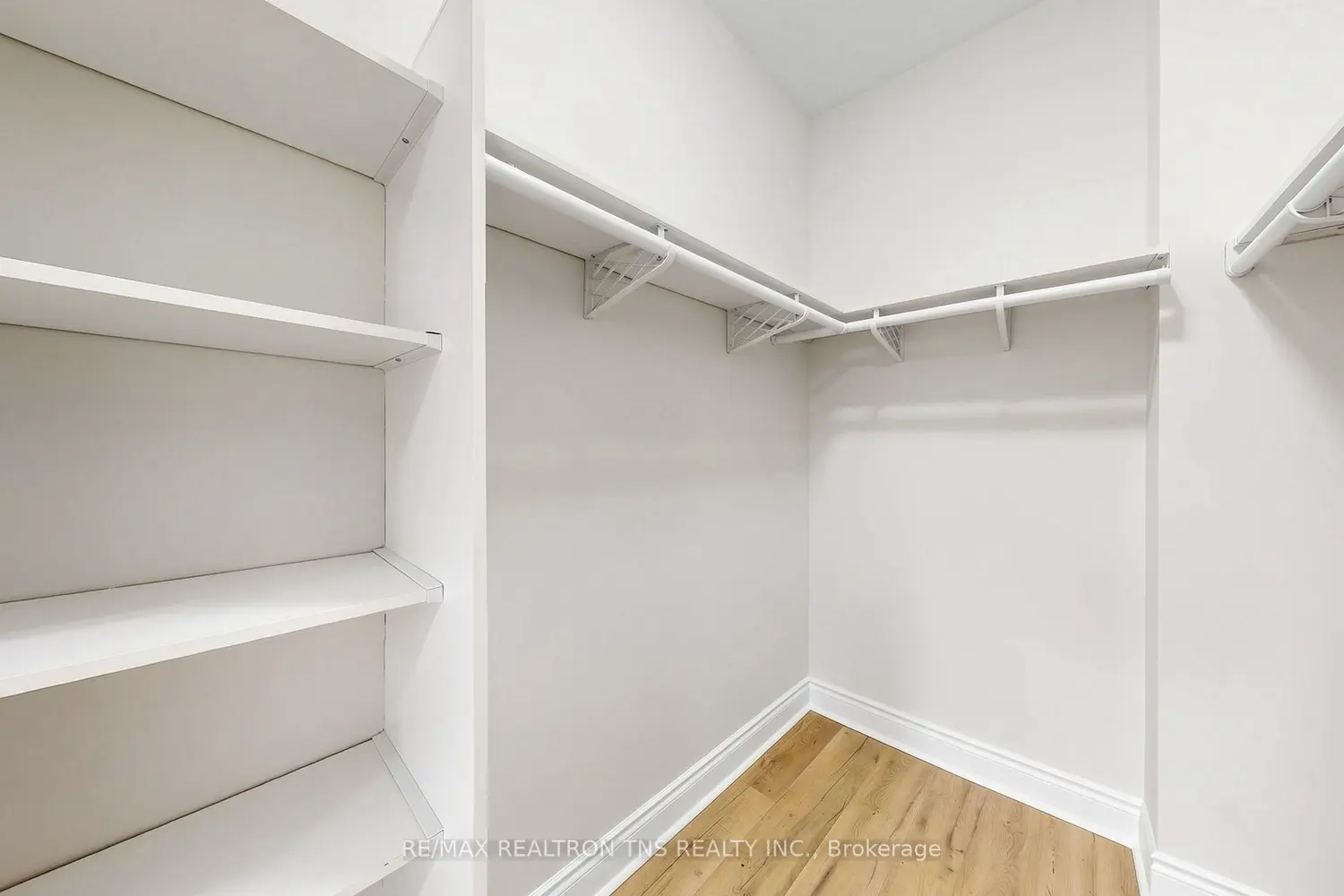 Additional image 13 of 10101 Yonge Street 313