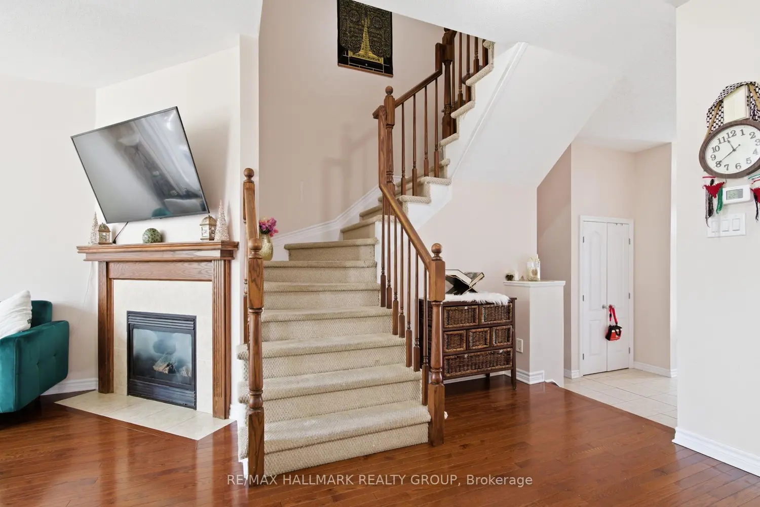 728 Cedar Creek Drive photo 3