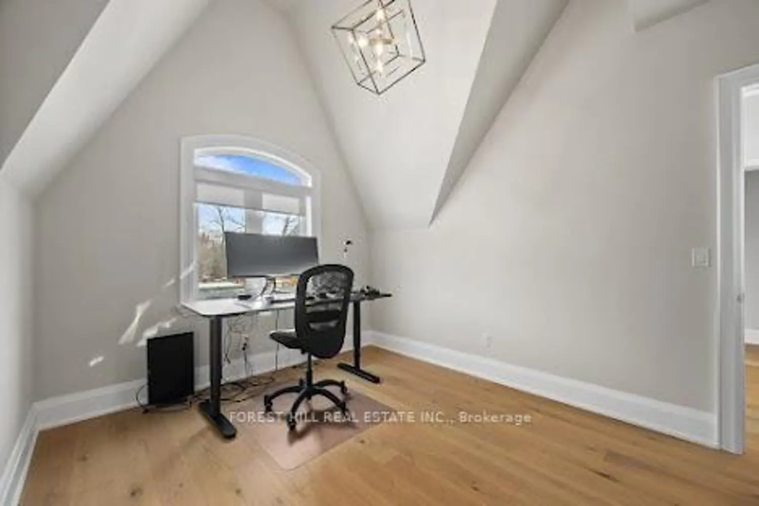 Additional image 12 of 2540 St Clair Avenue