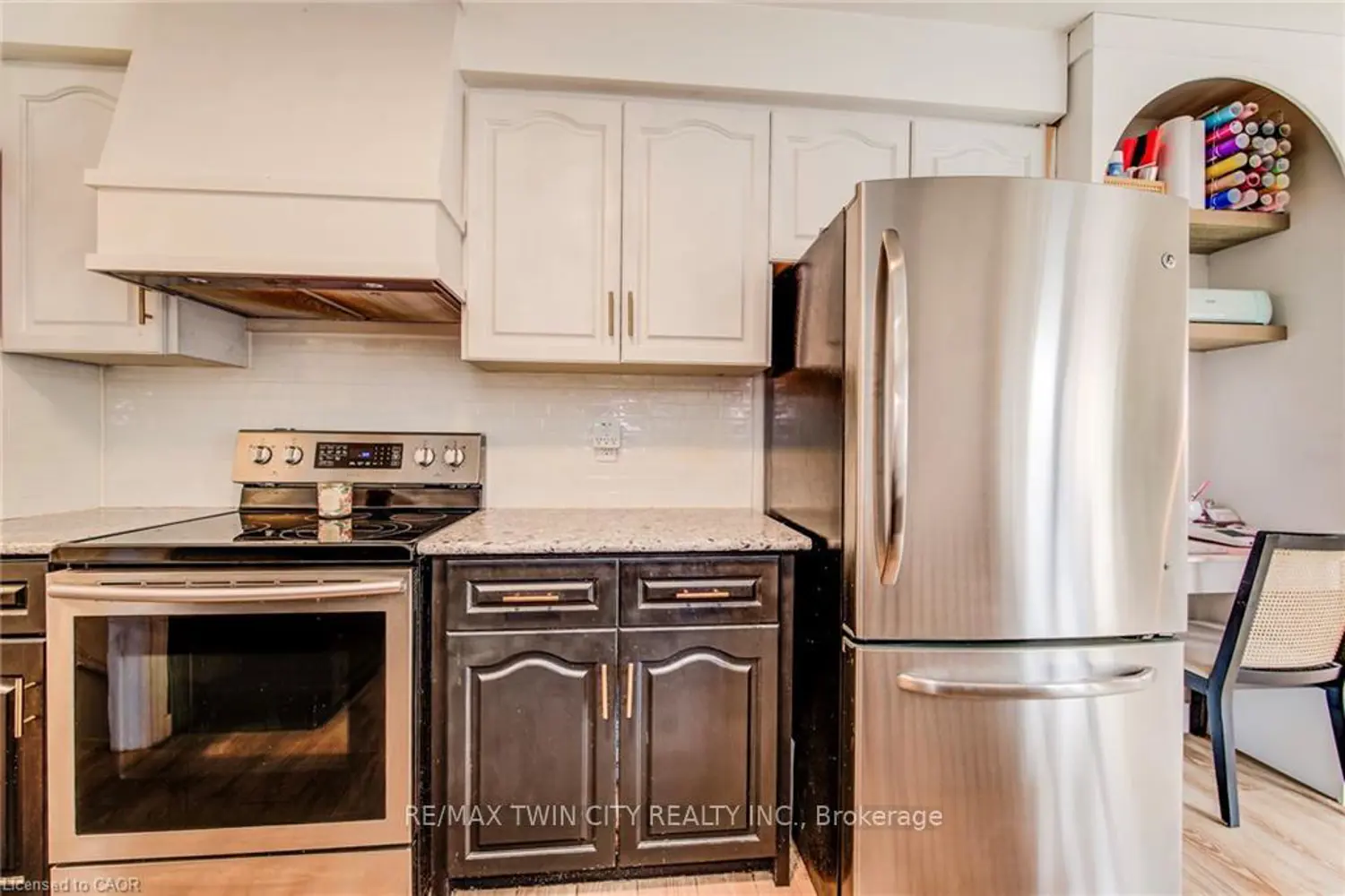 Additional image 10 of 43 Southview Crescent