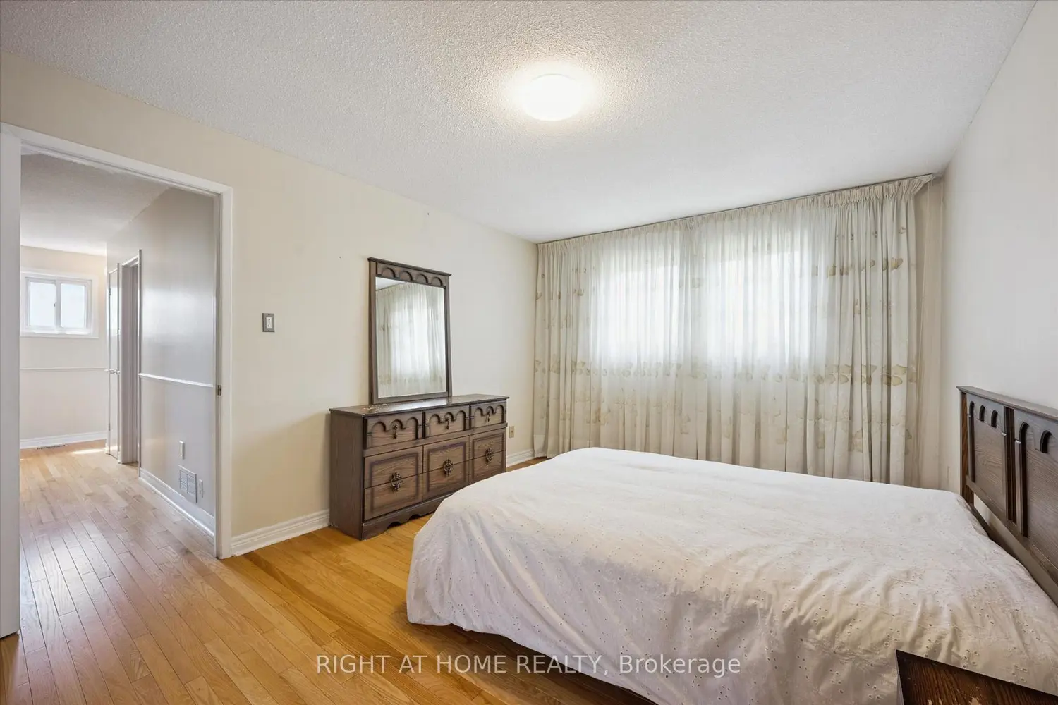 Additional image 16 of 37 Moffatt Avenue