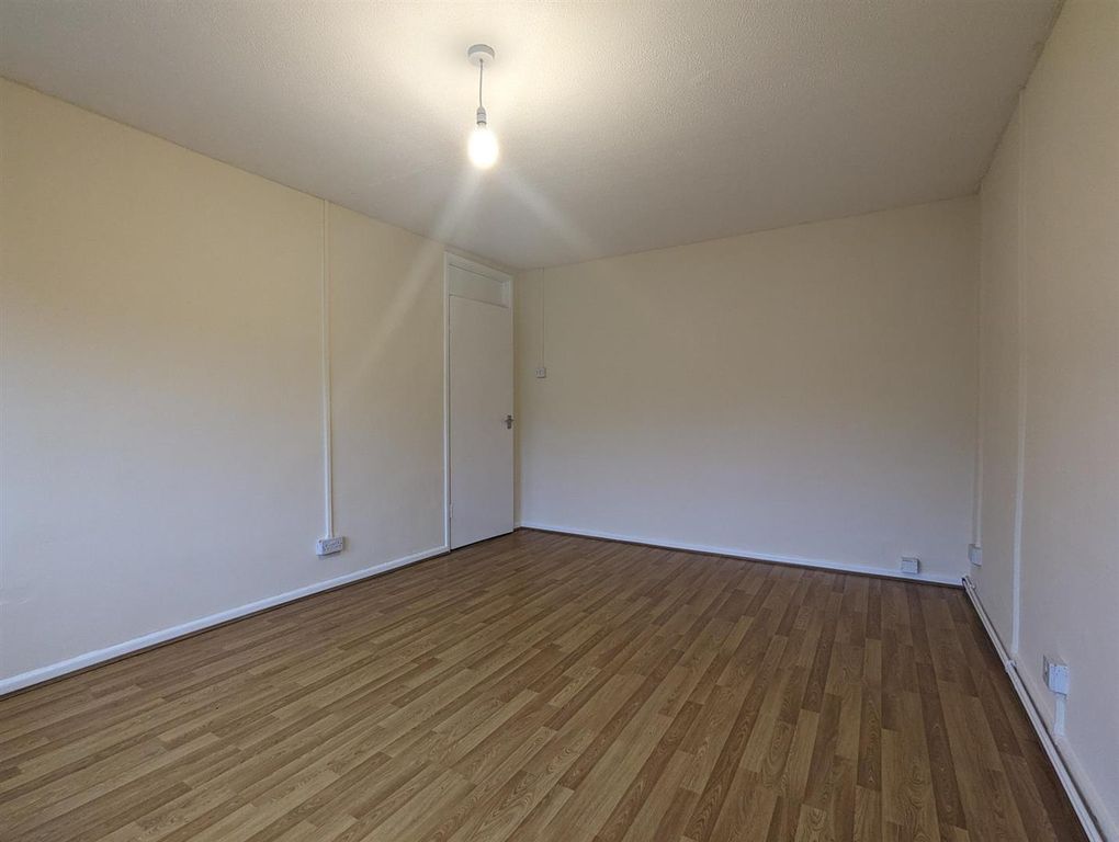 Additional image 6 of 2 bed flat to rentSiskin Close, Haverfordwest SA61