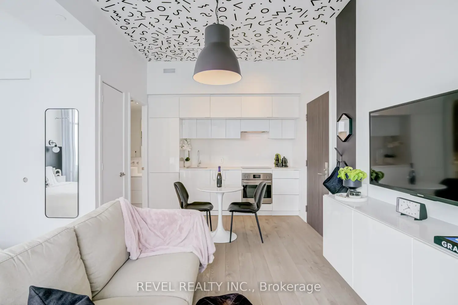 Additional image 5 of 185 Roehampton Avenue 609