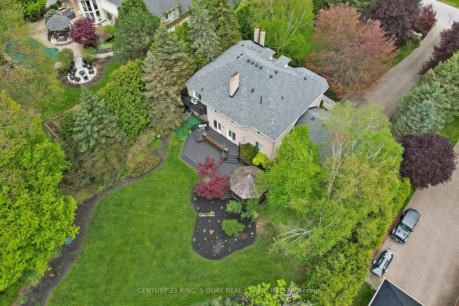 110 Crawford Crescent photo 2