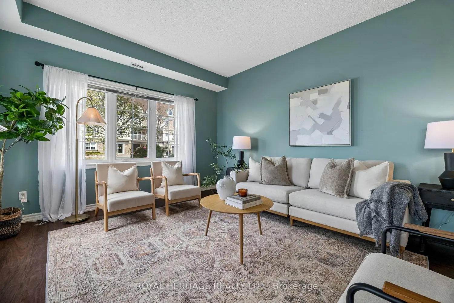 385 Lakebreeze Drive 101 photo 5