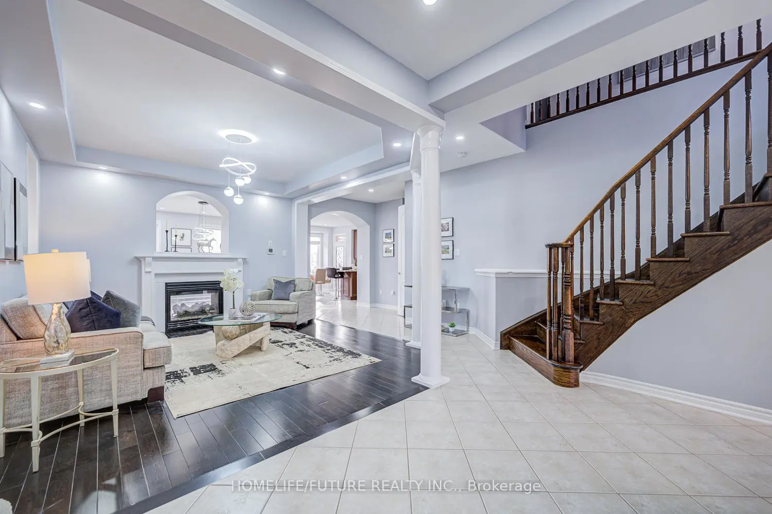 342 Laundon Terrace photo 3