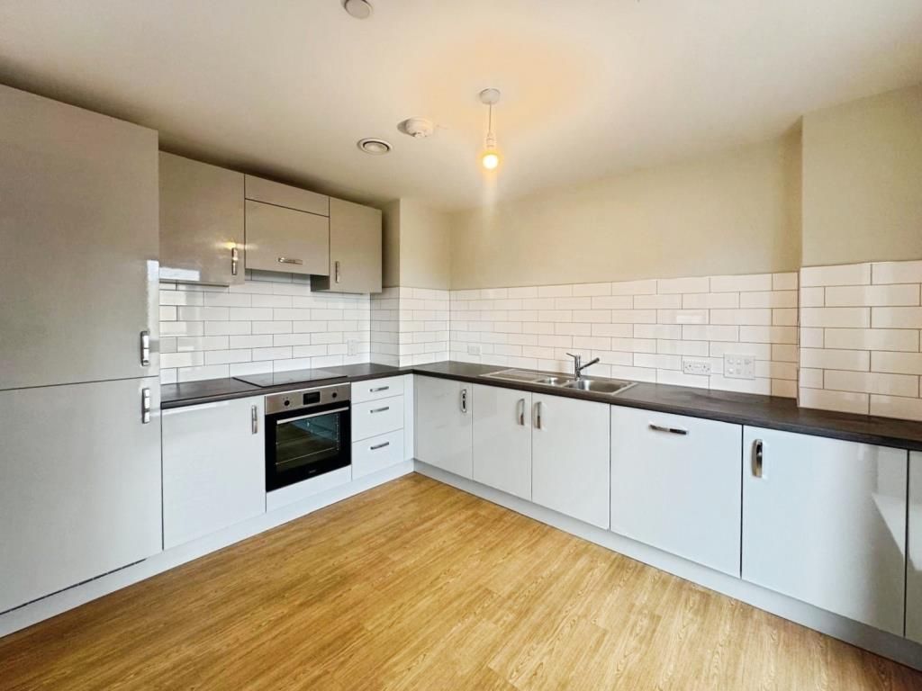 Additional image 2 of 2 bed flat to rentNewbury, Berkshire RG14