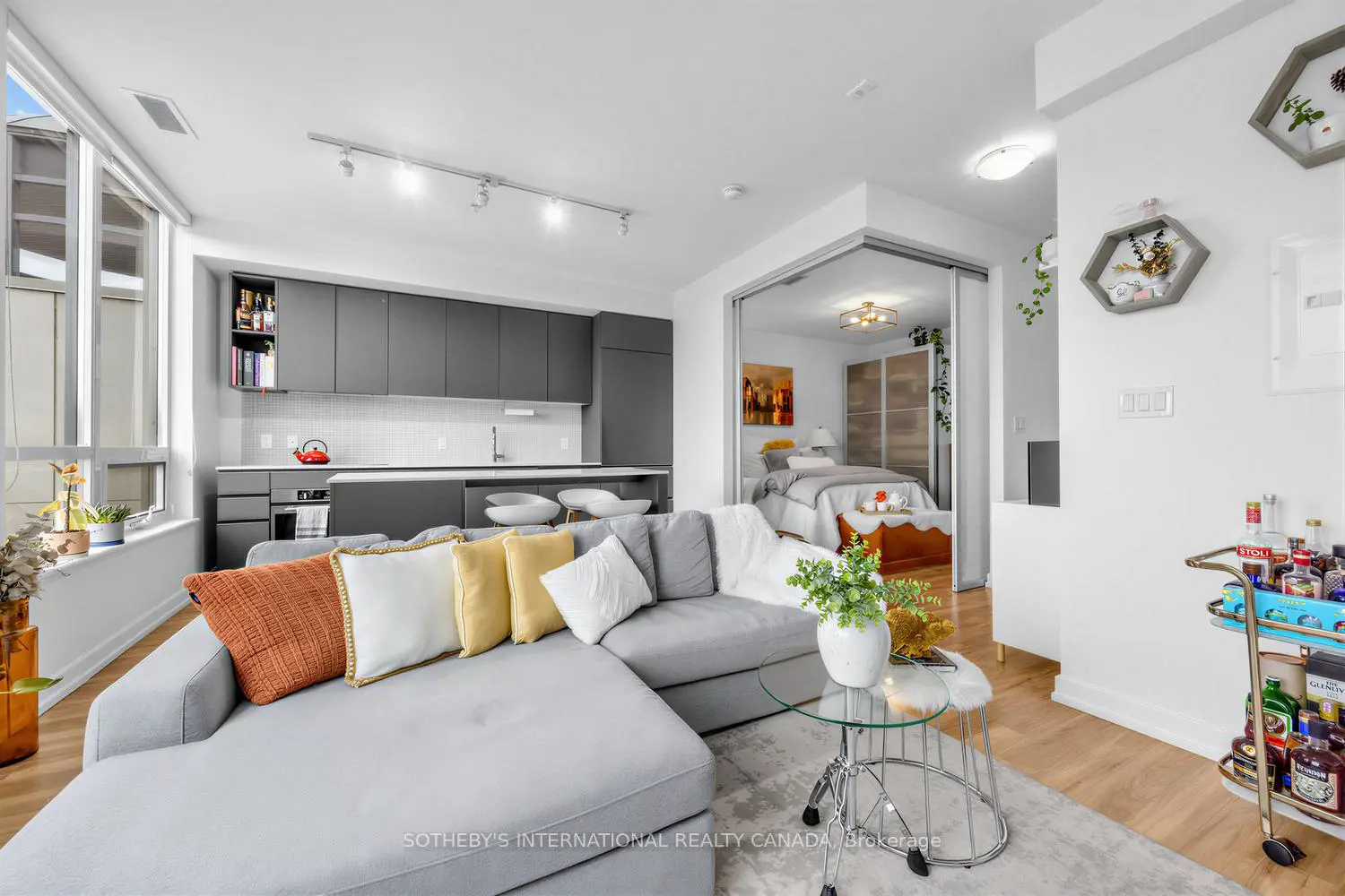 Additional image 5 of 377 Madison Avenue 714
