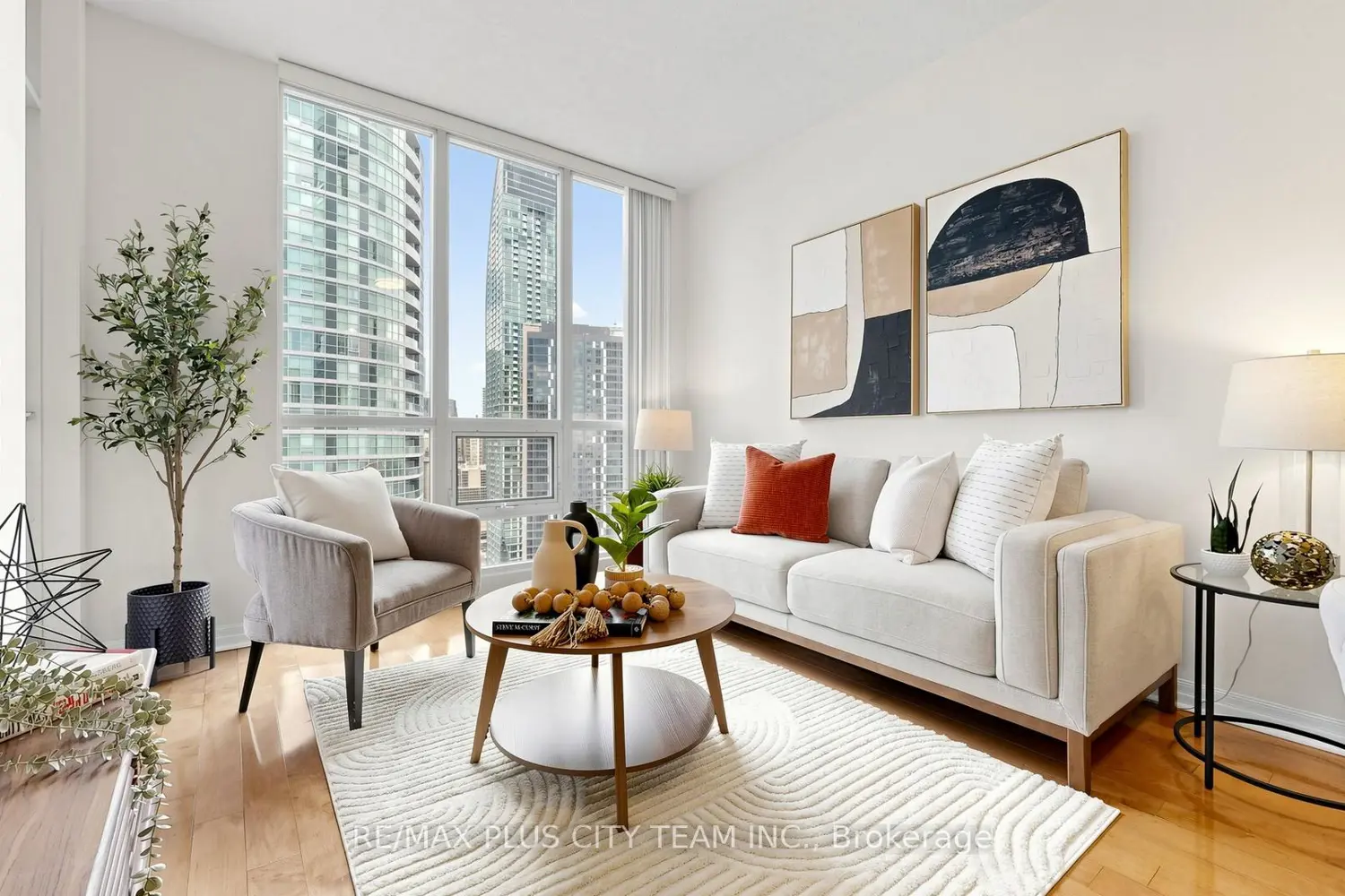 16 Yonge Street 2604