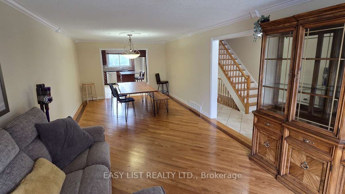 Additional image 3 of 35 Ivylea Street, Ottawa, ON, K2G 4X1