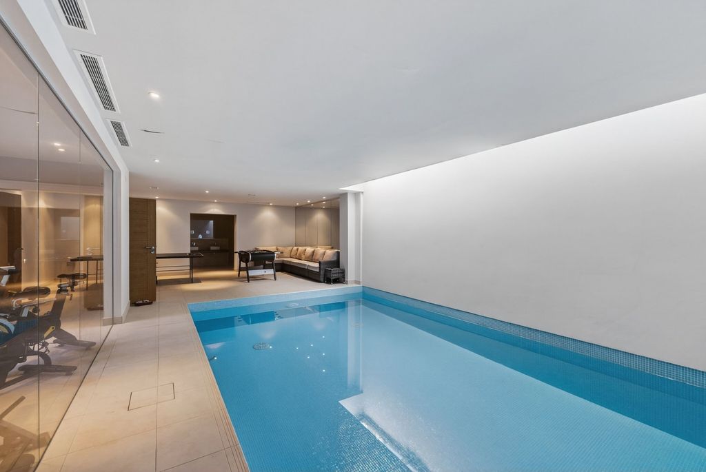 Additional image 51 of 6 bed detached house for saleSquirrels Chase, Prestbury, Macclesfield SK10
