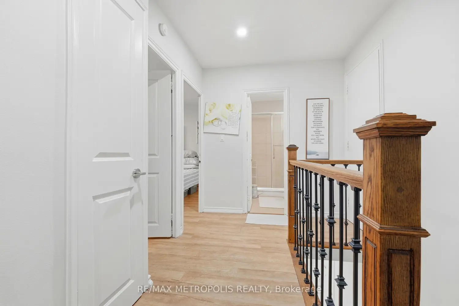5877 Bathurst Street 205 photo 4