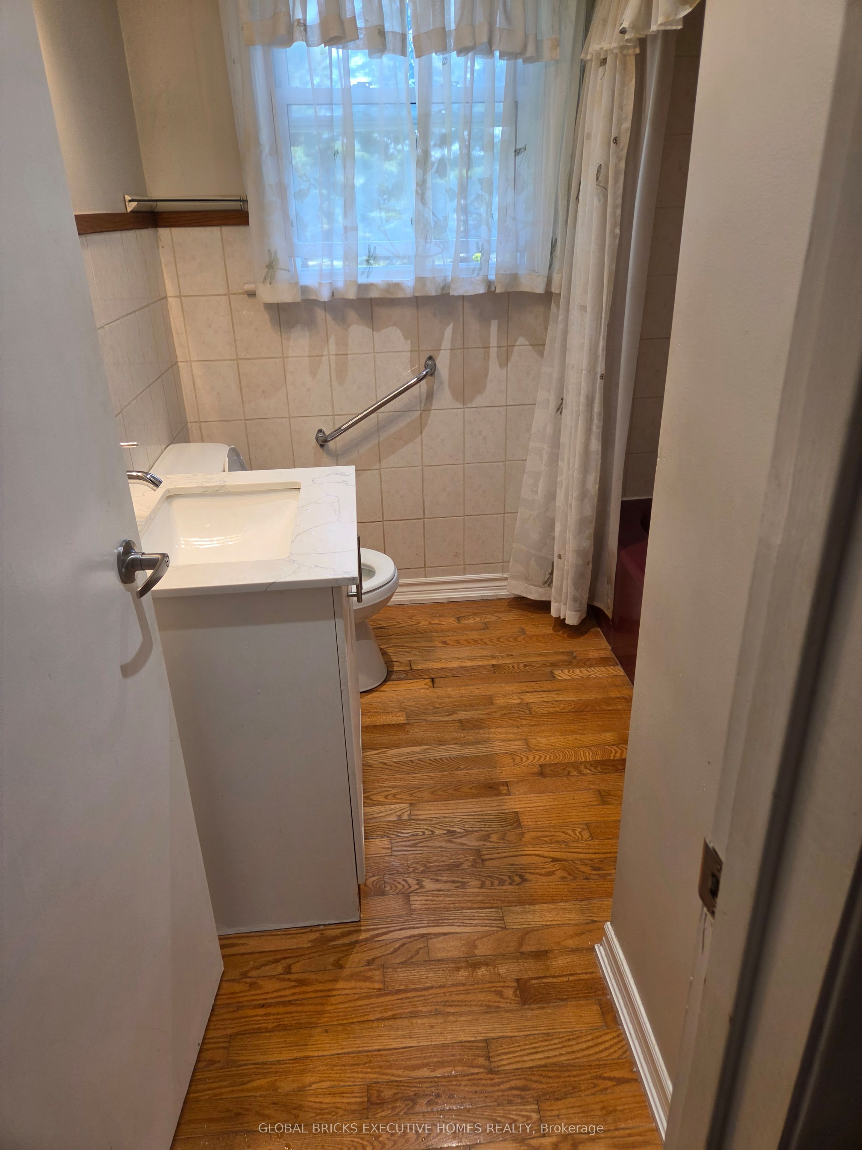 Additional image 3 of 522 Woodlawn Road, Welland, ON, L3C 3K1