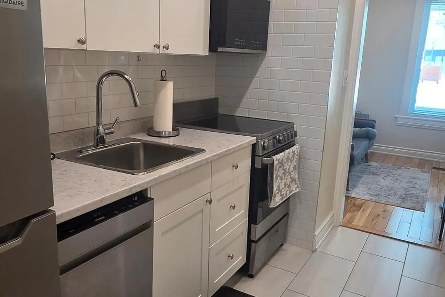 17 Howard Park Avenue photo 3