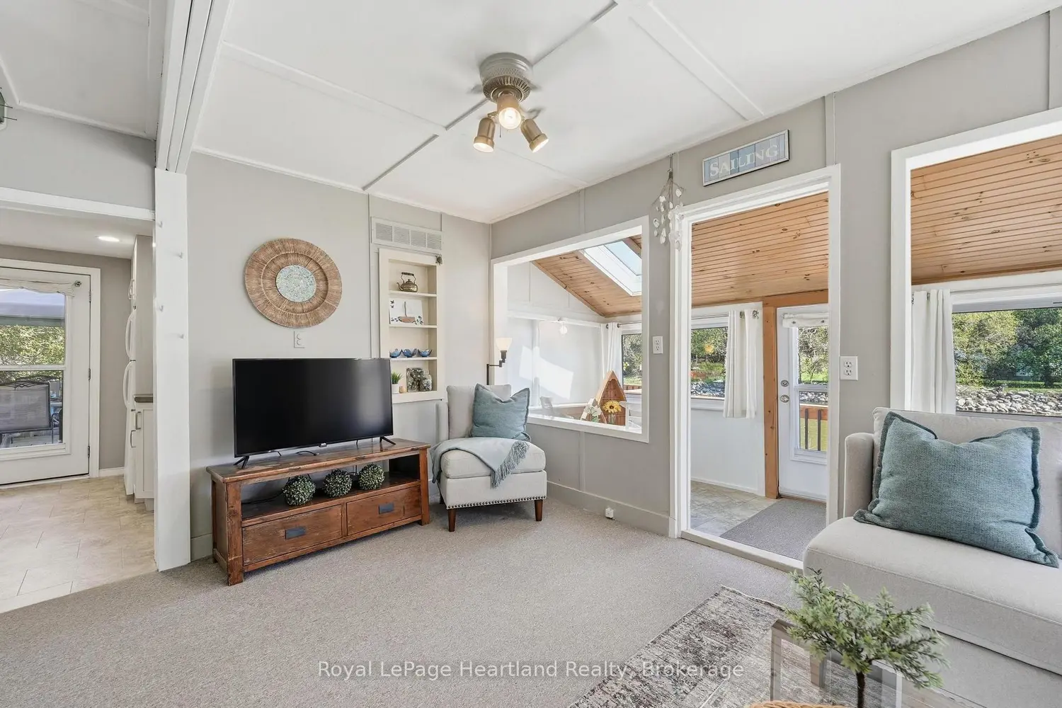 9 Maple Lane photo 2