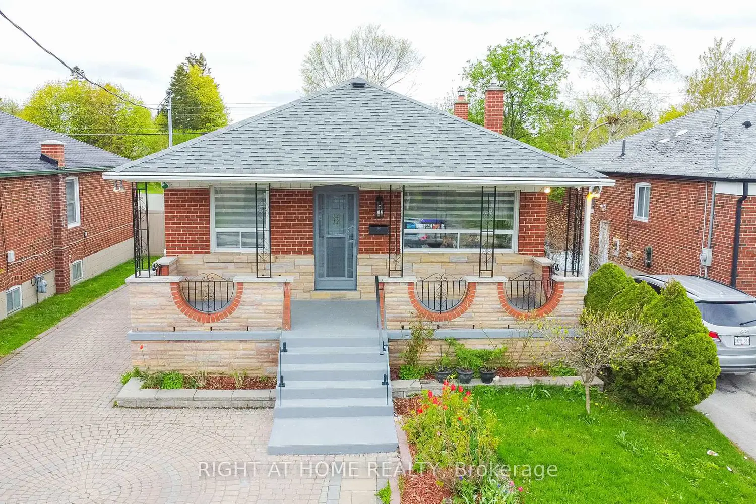 150 Tower Drive photo 2