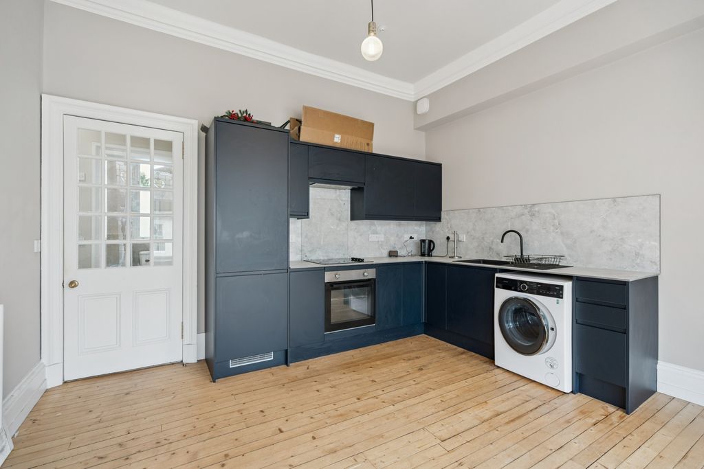 Additional image 3 of 2 bed flat to rentPort Street, Stirling, Stirlingshire FK8