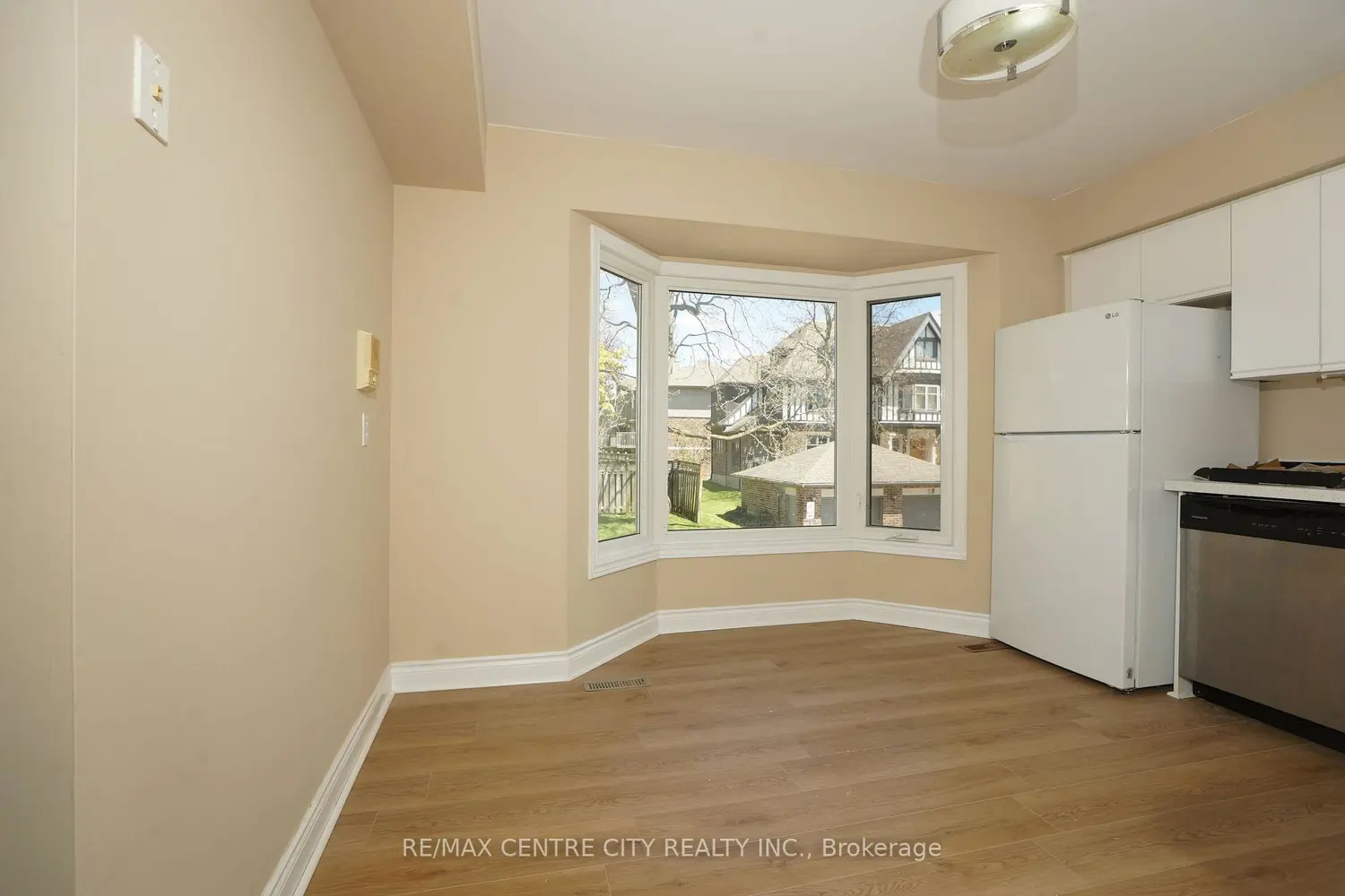 Additional image 11 of 1548 Richmond Street 31