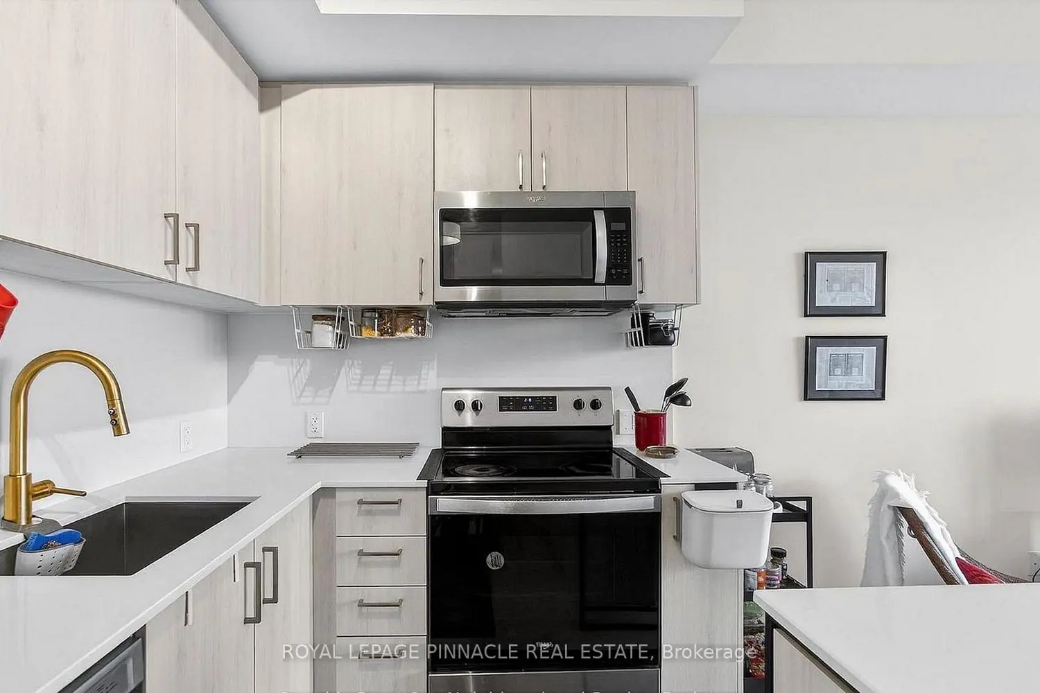8010 Derry Road 1605 photo 5